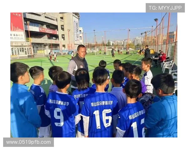 酷酷的大男孩足球明星如何在绿茵场上书写自己的传奇人生 酷酷的大男孩足球明星如何在绿茵场上书写自己的传奇人生